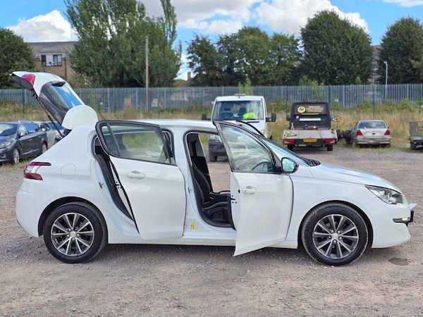 Used Peugeot 308 2015 for sale - 76245867: Photo 14