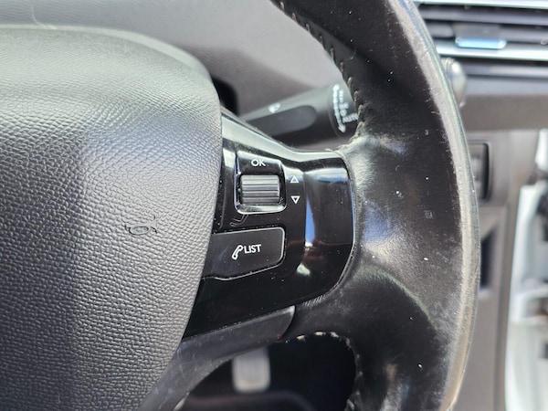 Used Peugeot 308 2015 for sale - 76245867: Photo 24