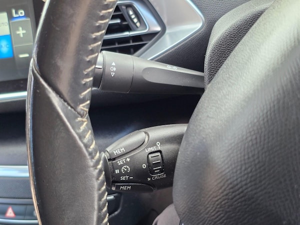 Used Peugeot 308 2015 for sale - 76245867: Photo 25