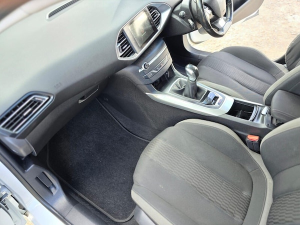 Used Peugeot 308 2015 for sale - 76245867: Photo 35