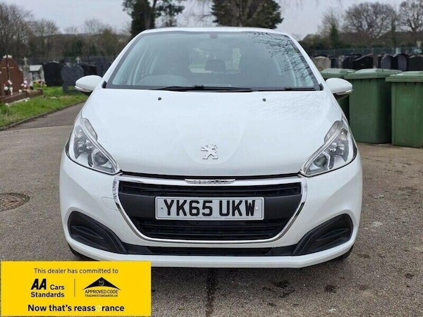 Used Peugeot 208 2015 for sale - 76019475: Photo 2