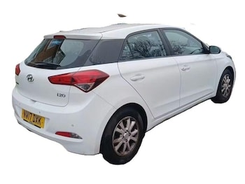 Used Hyundai i20 2017 for sale - 77830073: Photo