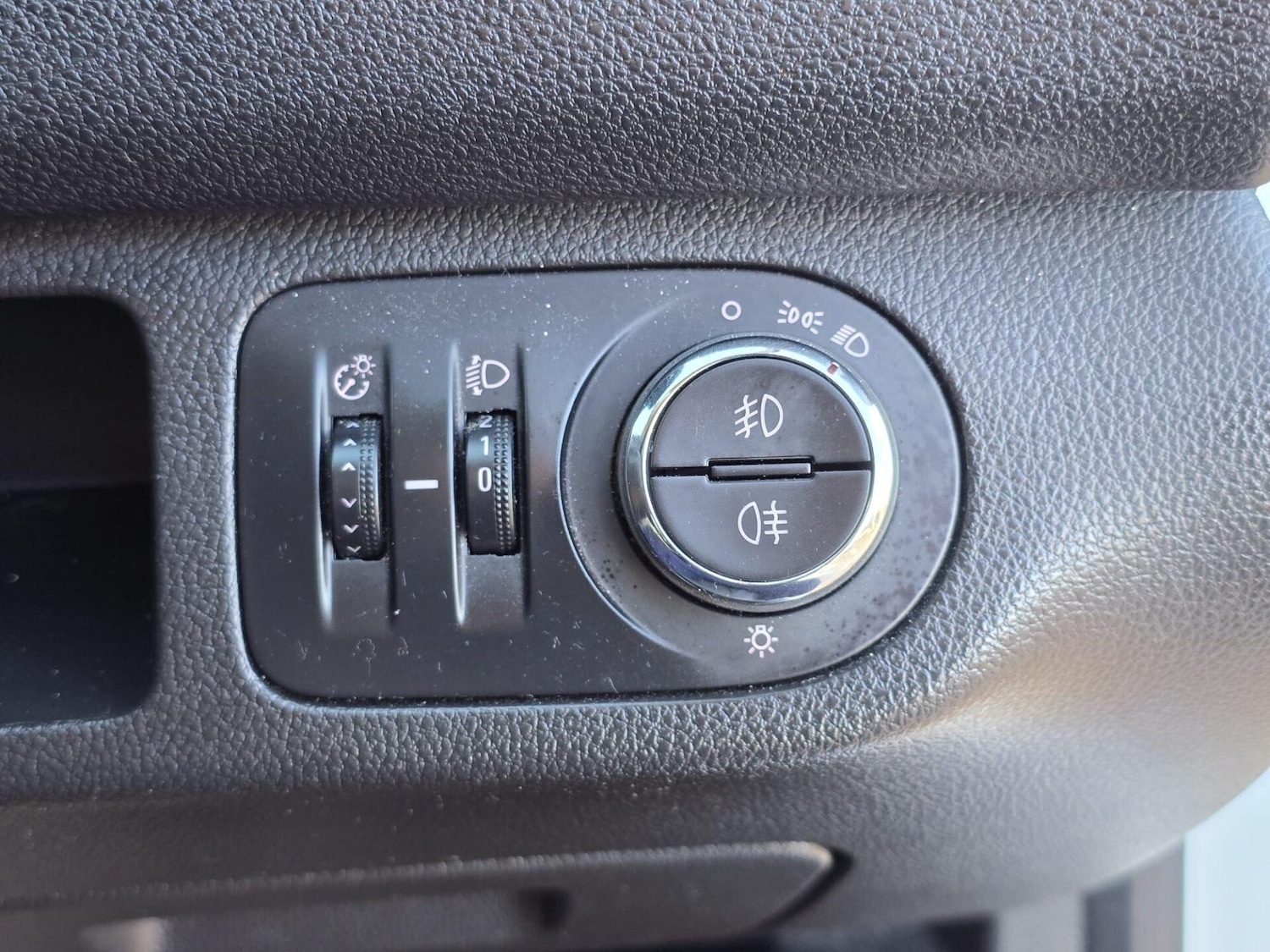 Used Vauxhall Meriva 2015 for sale - 76416357: Photo 31