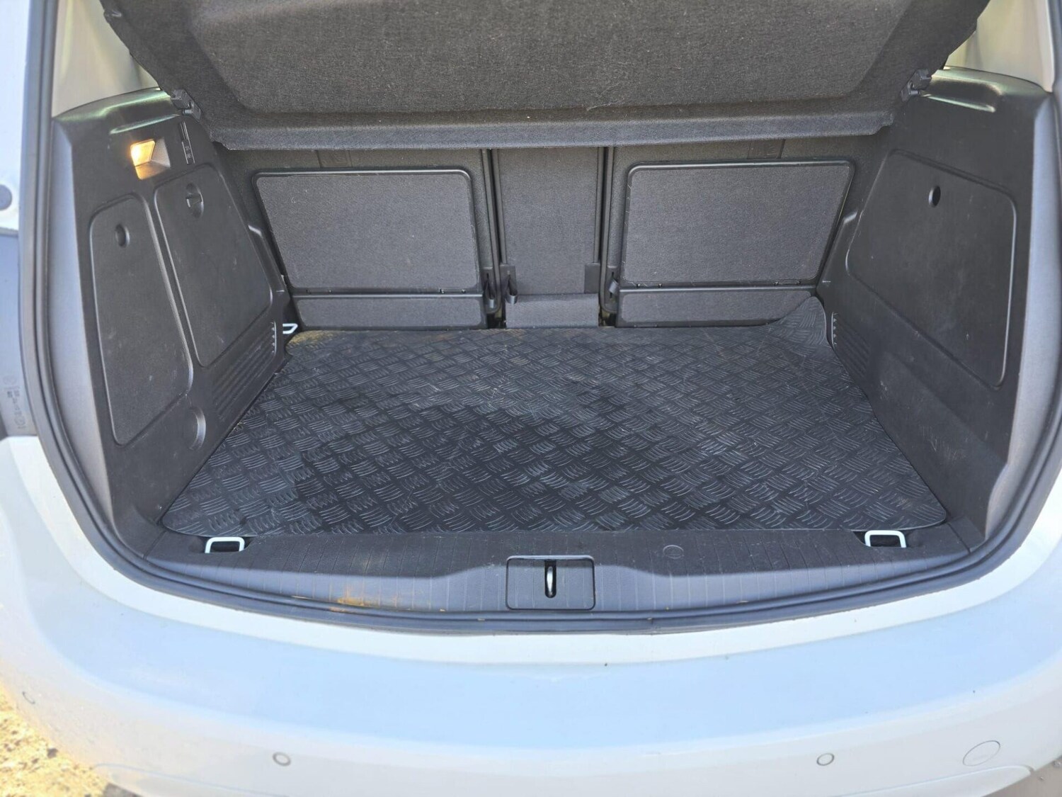 Used Vauxhall Meriva 2015 for sale - 76416357: Photo 35