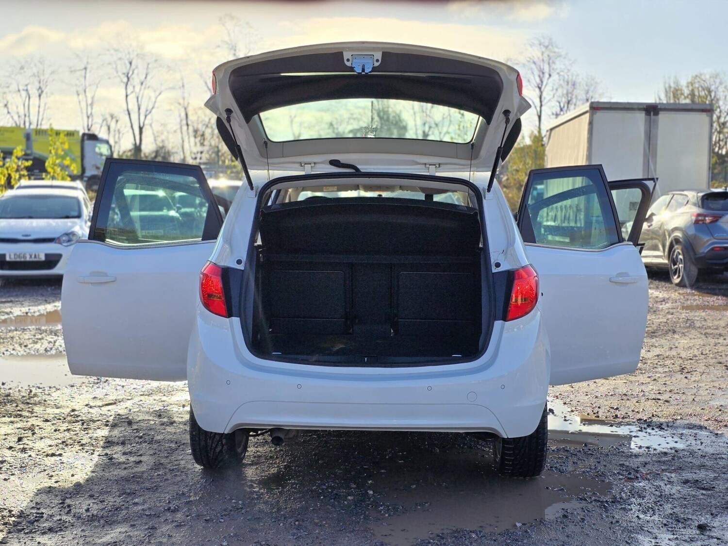 Used Vauxhall Meriva 2015 for sale - 76416357: Photo 56