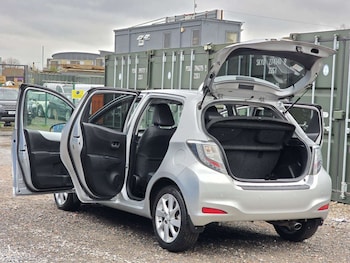 Used Toyota Yaris 2013 for sale - 78907017: Photo