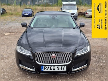 Used Jaguar XF 2019 for sale - 77024140: Photo