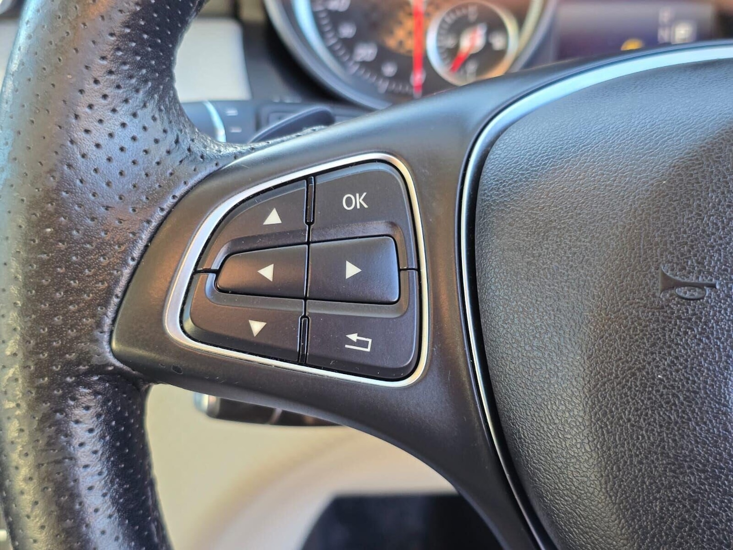 Used Mercedes-Benz A-Class 2016 for sale - 76653873: Photo 27