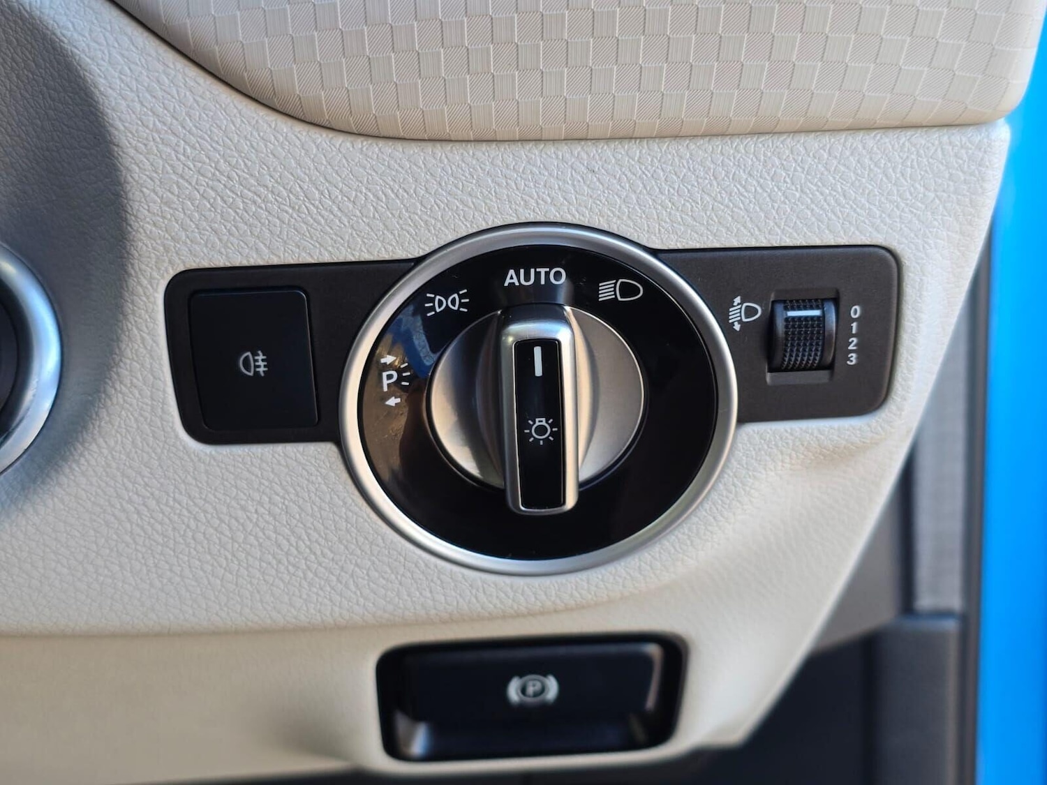 Used Mercedes-Benz A-Class 2016 for sale - 76653873: Photo 28