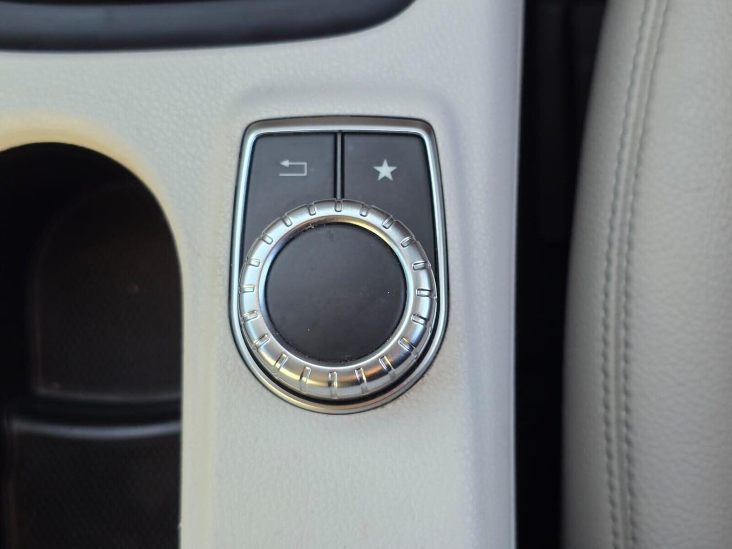 Used Mercedes-Benz A-Class 2016 for sale - 76653873: Photo 31