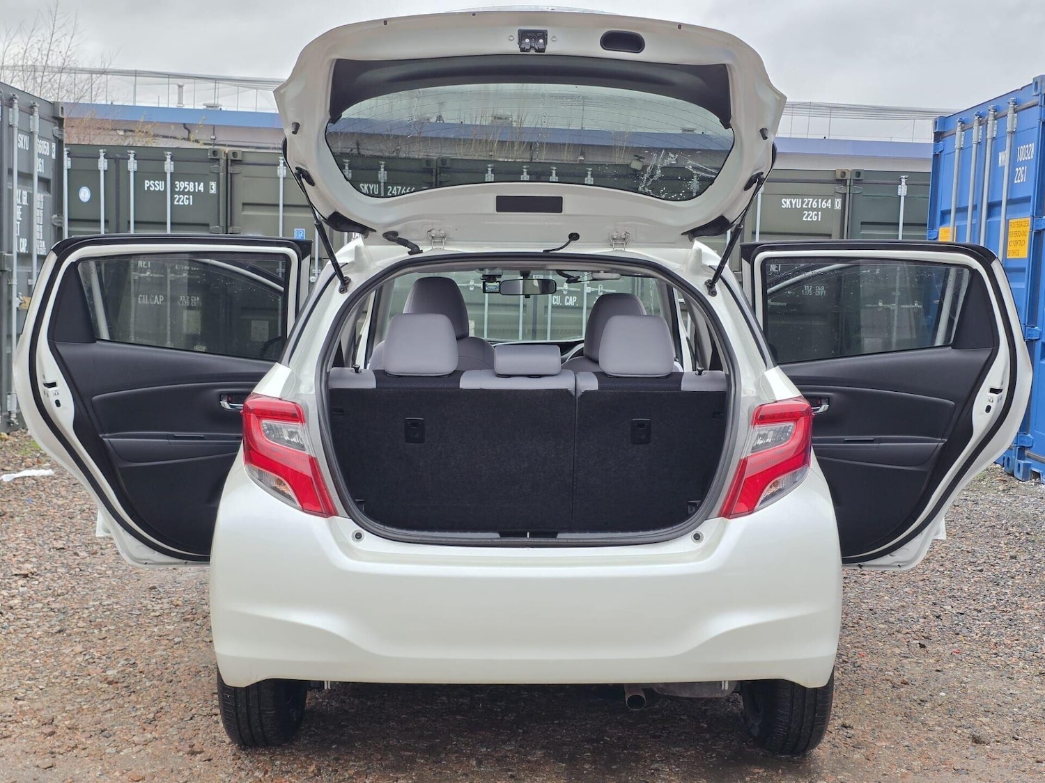 Used Toyota Yaris 2025 for sale - 77298567: Photo 32