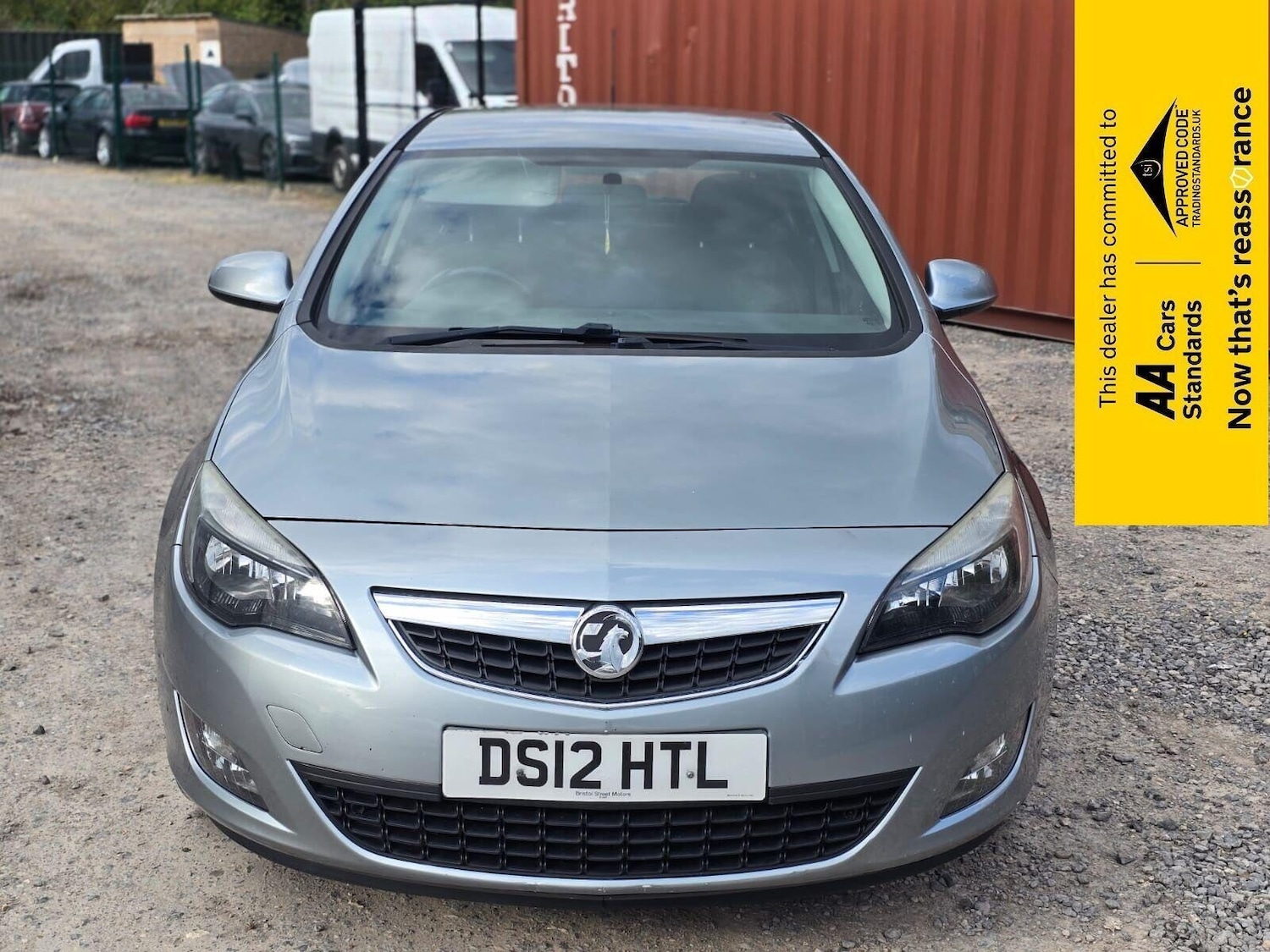 Used Vauxhall Astra 2012 for sale - 77137086: Photo 2