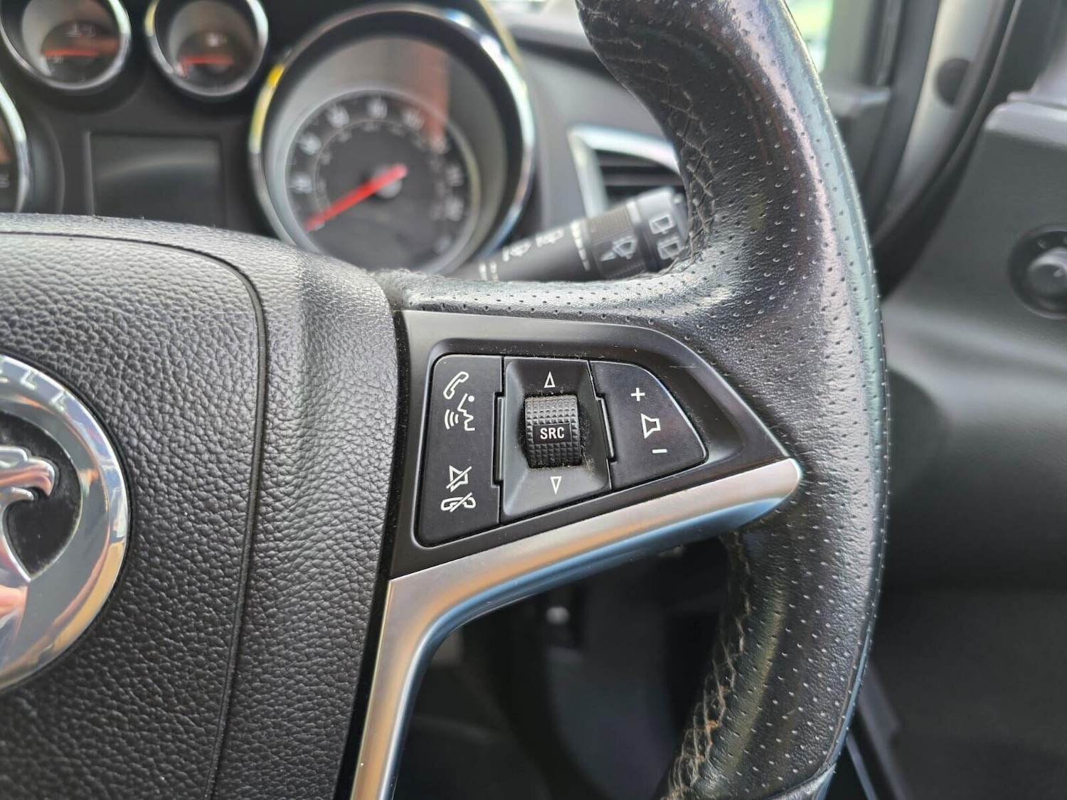 Used Vauxhall Astra 2012 for sale - 77137086: Photo 54