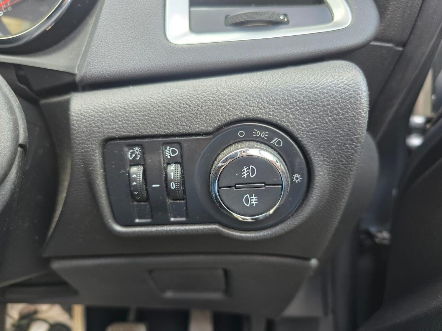 Used Vauxhall Astra 2012 for sale - 77137086: Photo 57