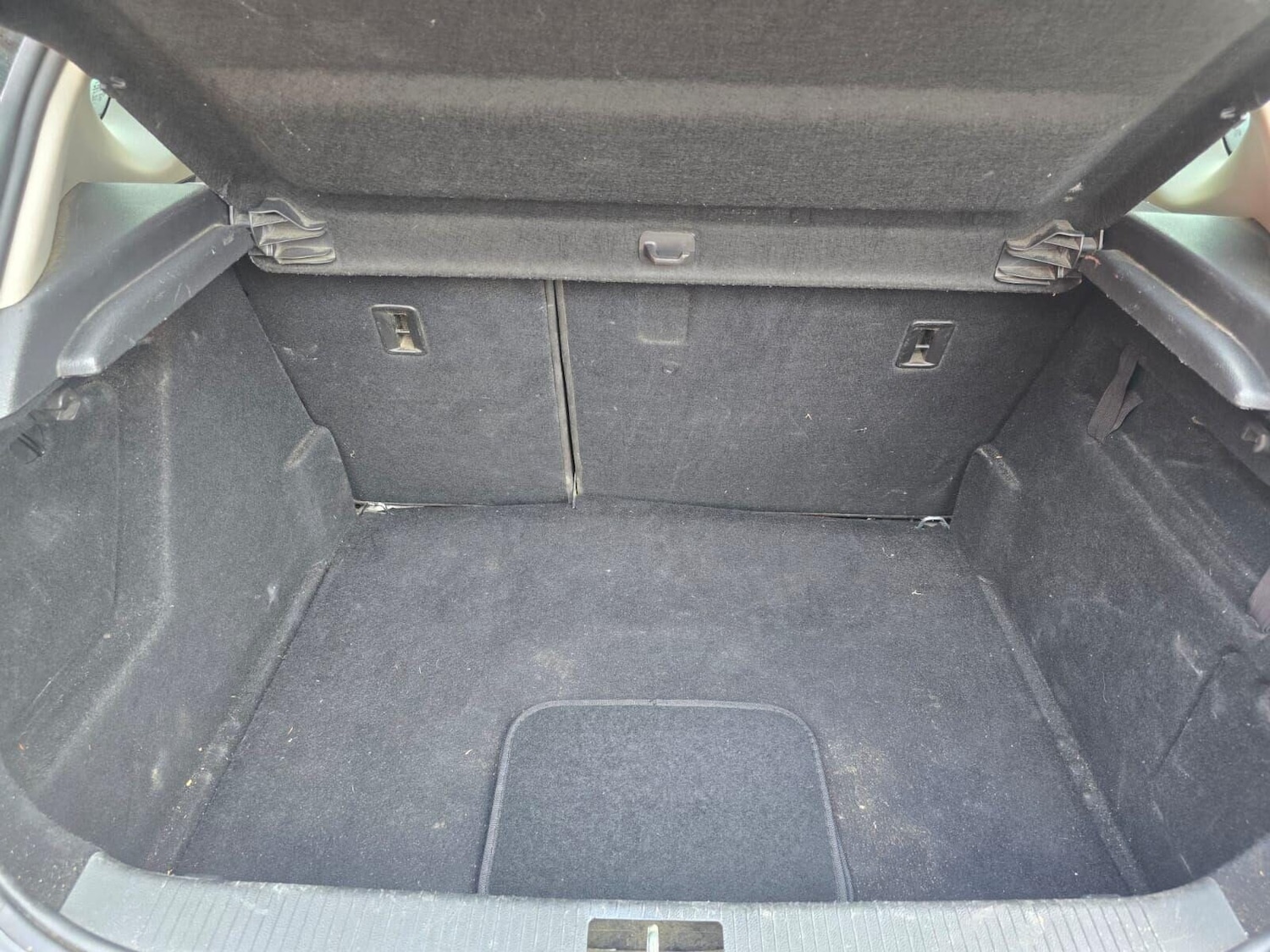 Used Vauxhall Astra 2012 for sale - 77137086: Photo 8