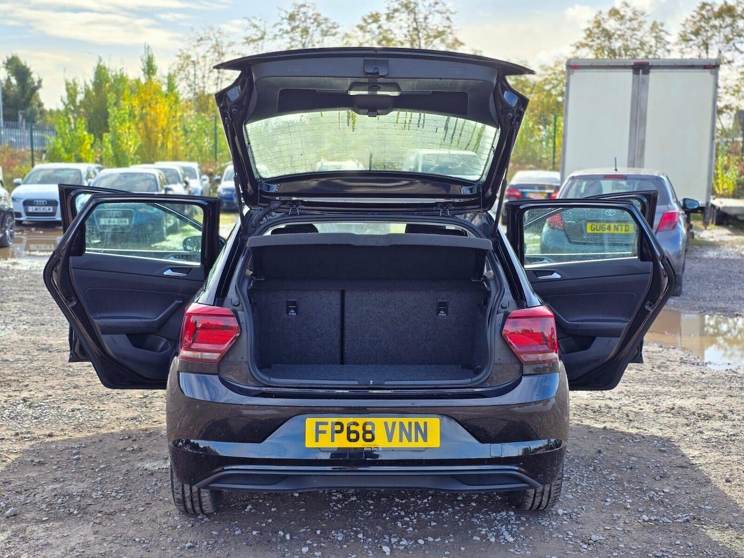 Used Volkswagen Polo 2018 for sale - 76577142: Photo 33