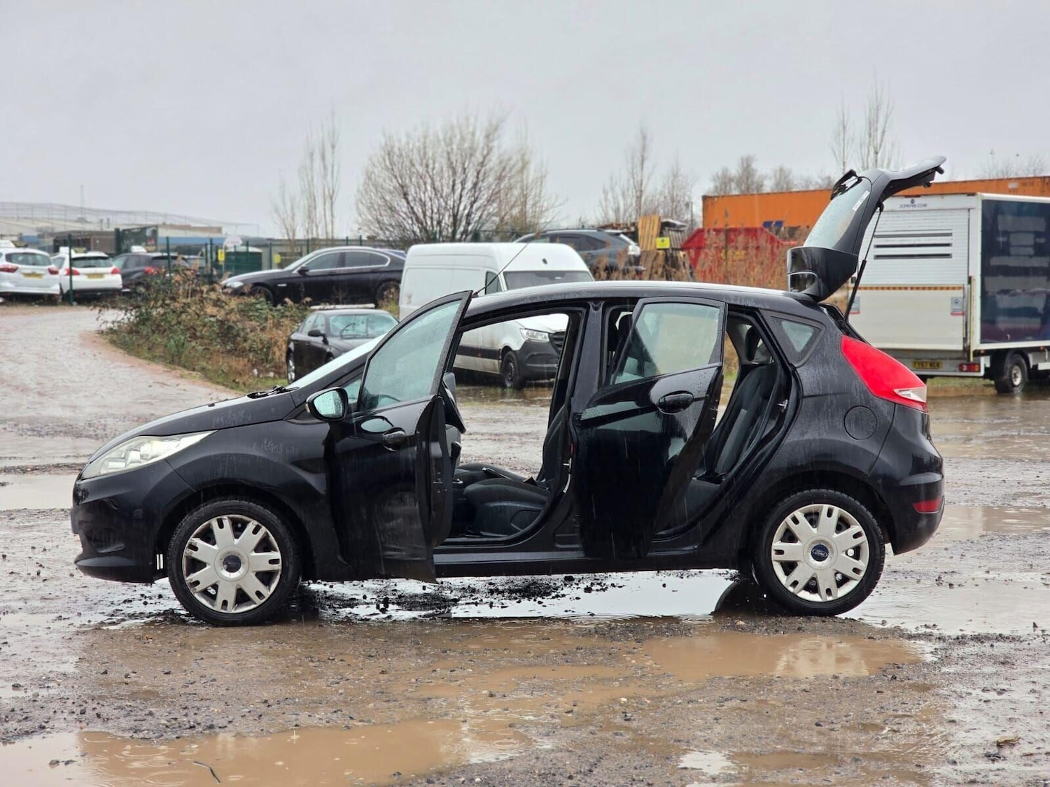 Used Ford Fiesta 2011 for sale - 77199317: Photo 11