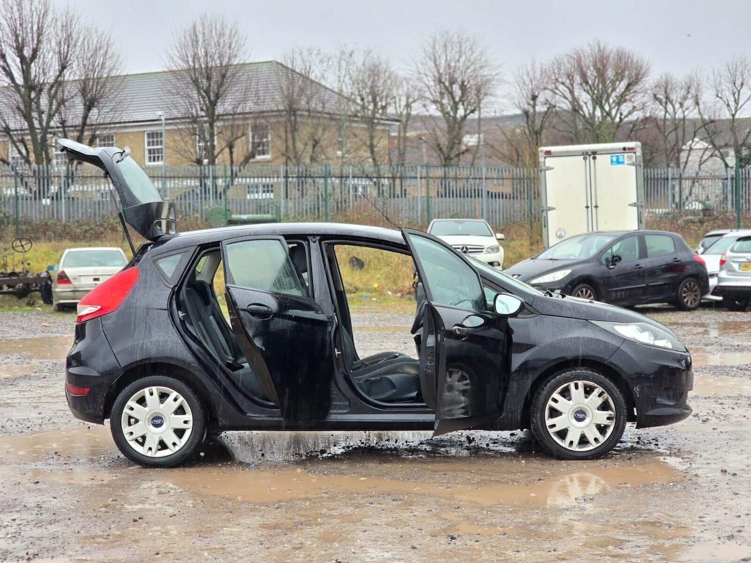 Used Ford Fiesta 2011 for sale - 77199317: Photo 14