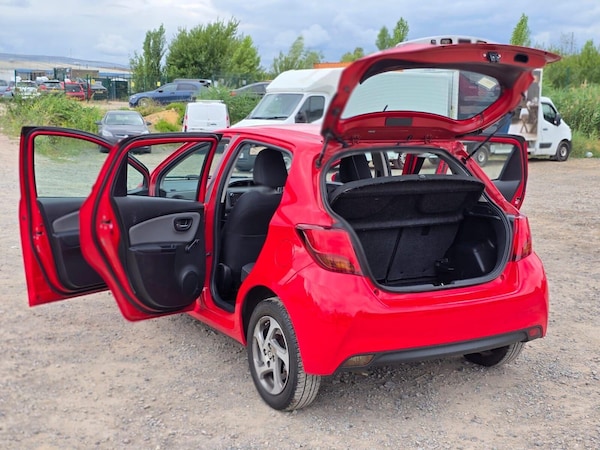 Used Toyota Yaris 2015 for sale - 75136680: Photo 56