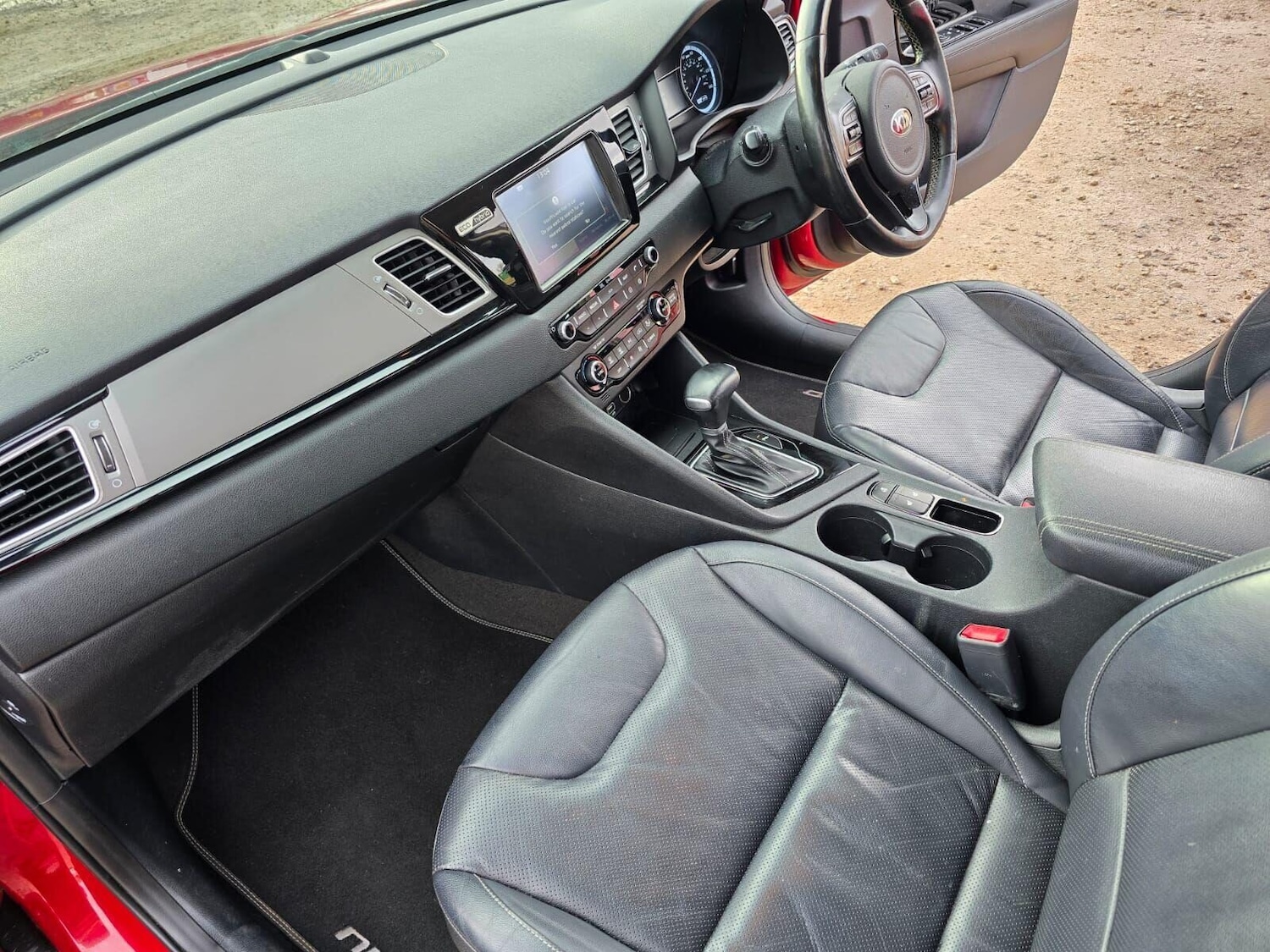 Used Kia Niro 2017 for sale - 76895900: Photo 40