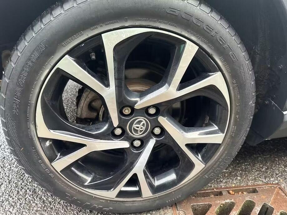 Used Toyota C-HR 2017 for sale - 77533829: Photo 8