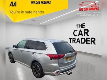 Used Mitsubishi Outlander 2018 for sale - 76304990: Photo 4