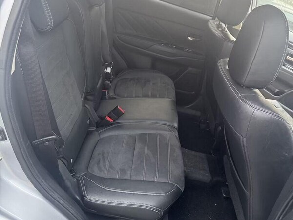 Used Mitsubishi Outlander 2018 for sale - 76304990: Photo 8