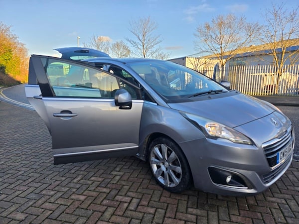 Used Peugeot 5008 2015 for sale - 75426182: Photo 5