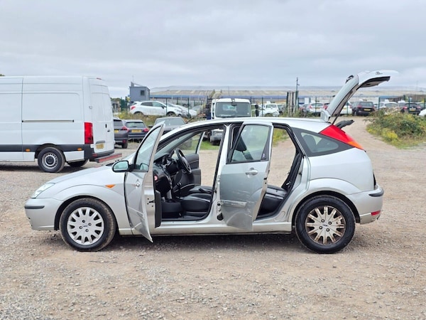 Used Ford Focus 2003 for sale - 76287058: Photo 11