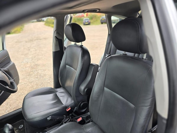 Used Ford Focus 2003 for sale - 76287058: Photo 26