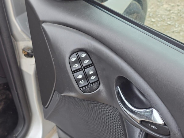 Used Ford Focus 2003 for sale - 76287058: Photo 47