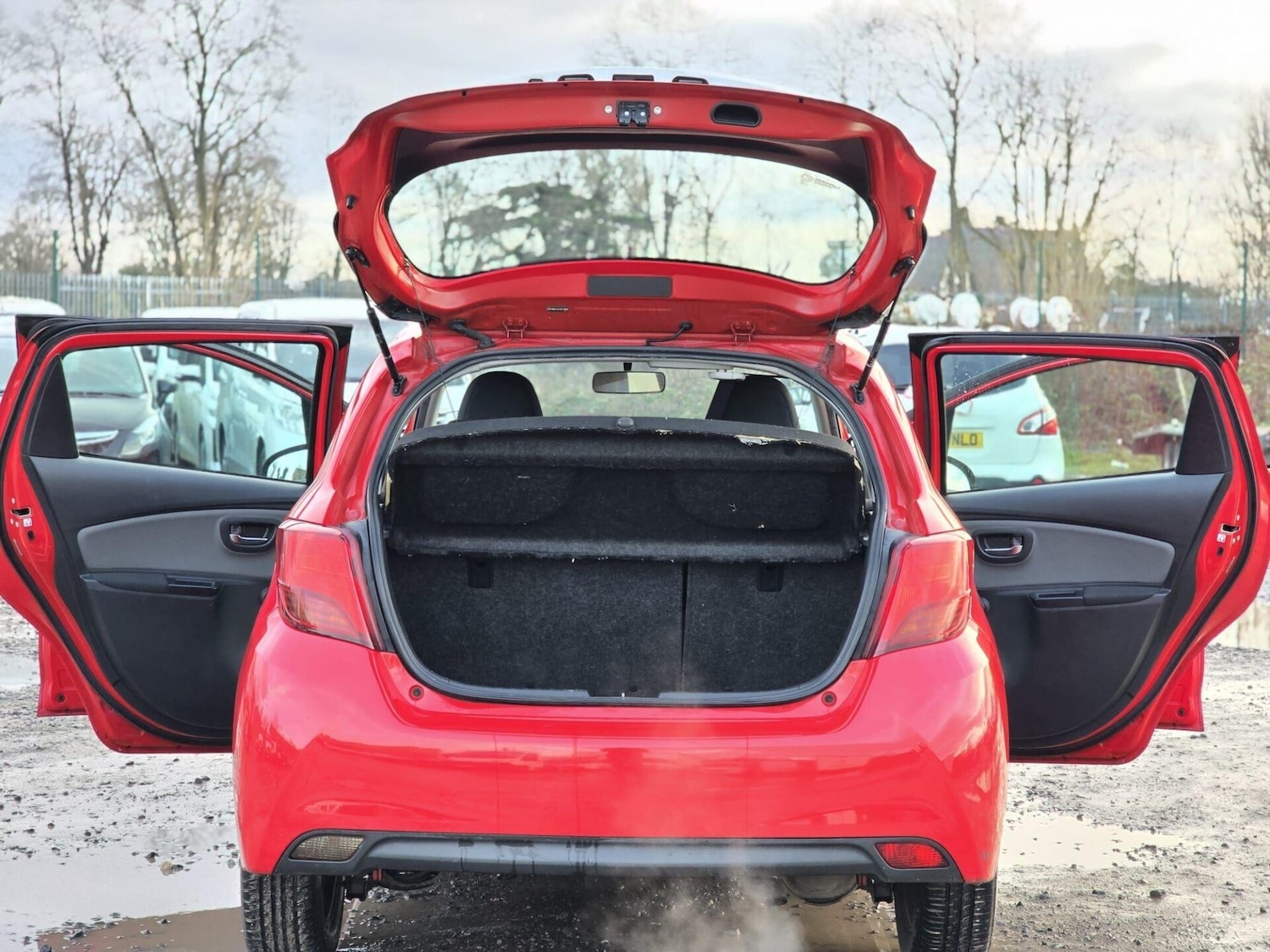 Used Toyota Yaris 2014 for sale - 77026421: Photo 28