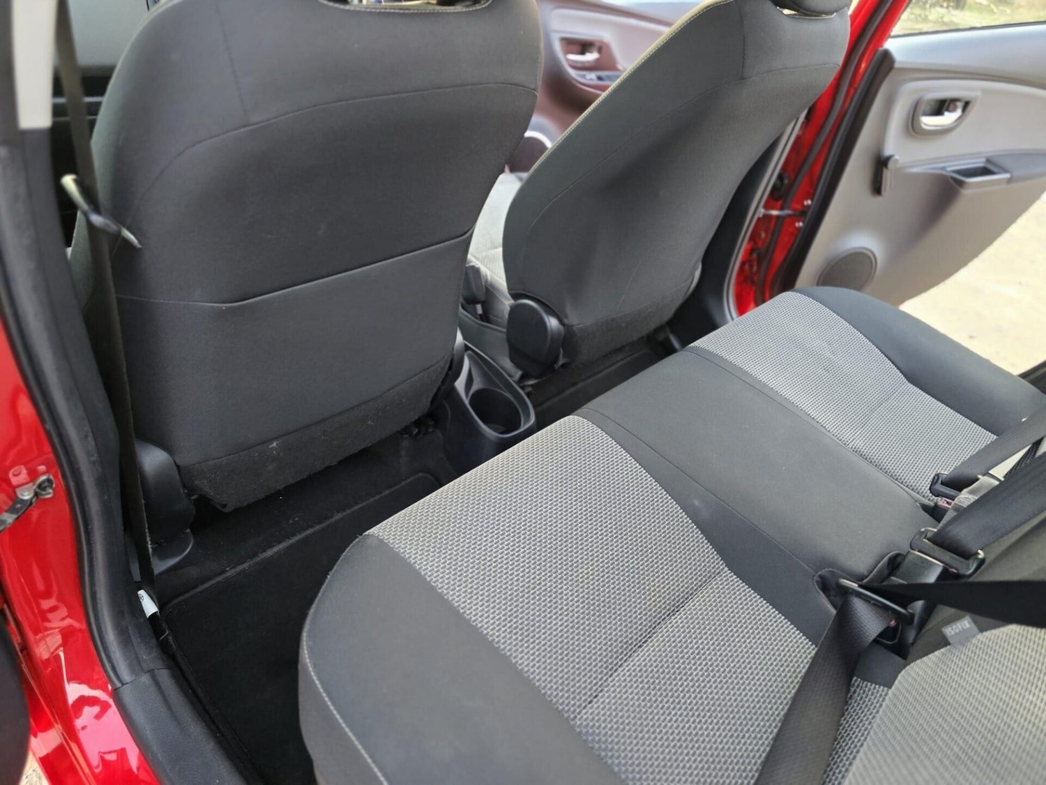 Used Toyota Yaris 2014 for sale - 77026421: Photo 34