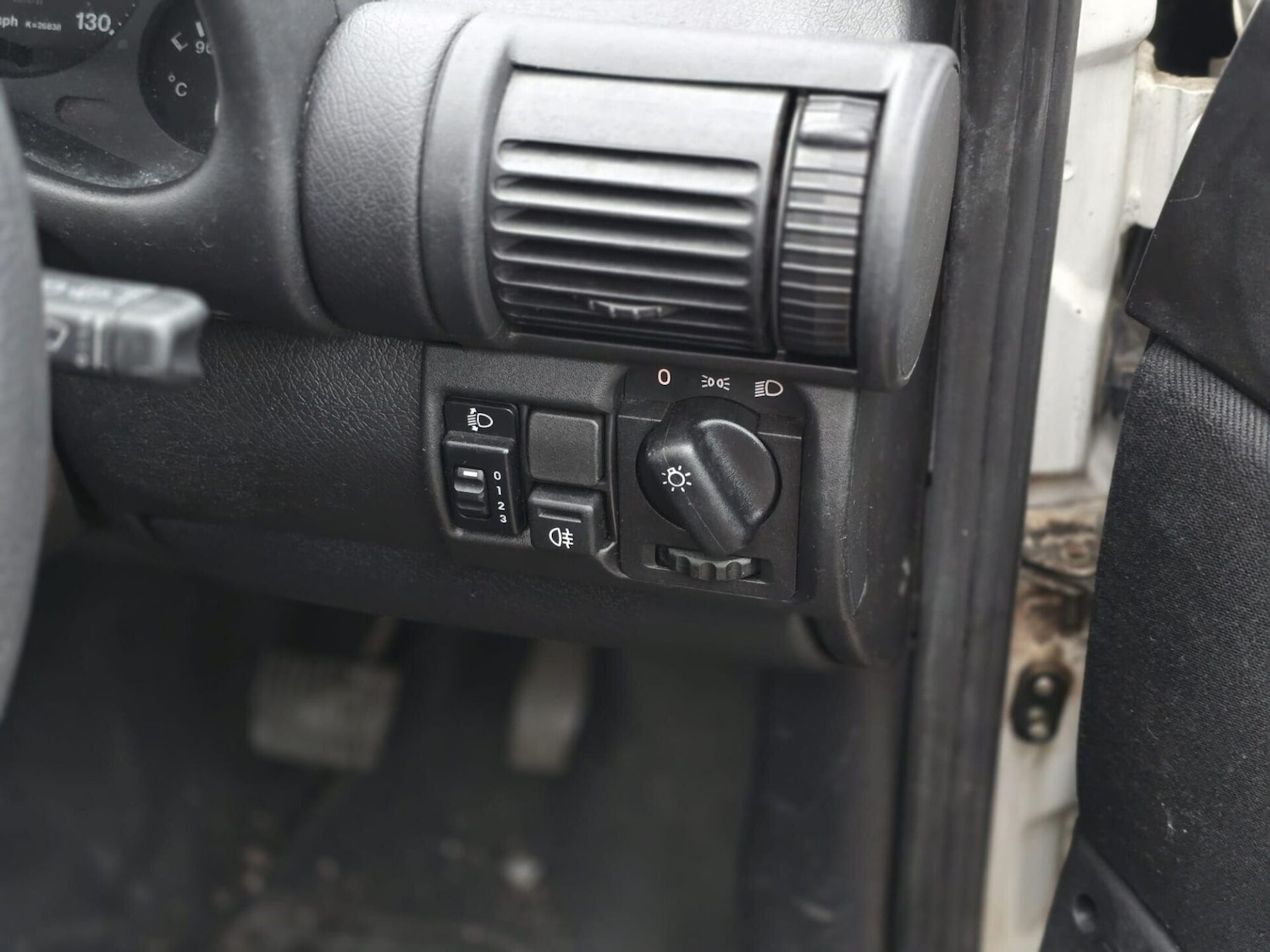 Used Vauxhall Corsa 1999 for sale - 77818147: Photo 14