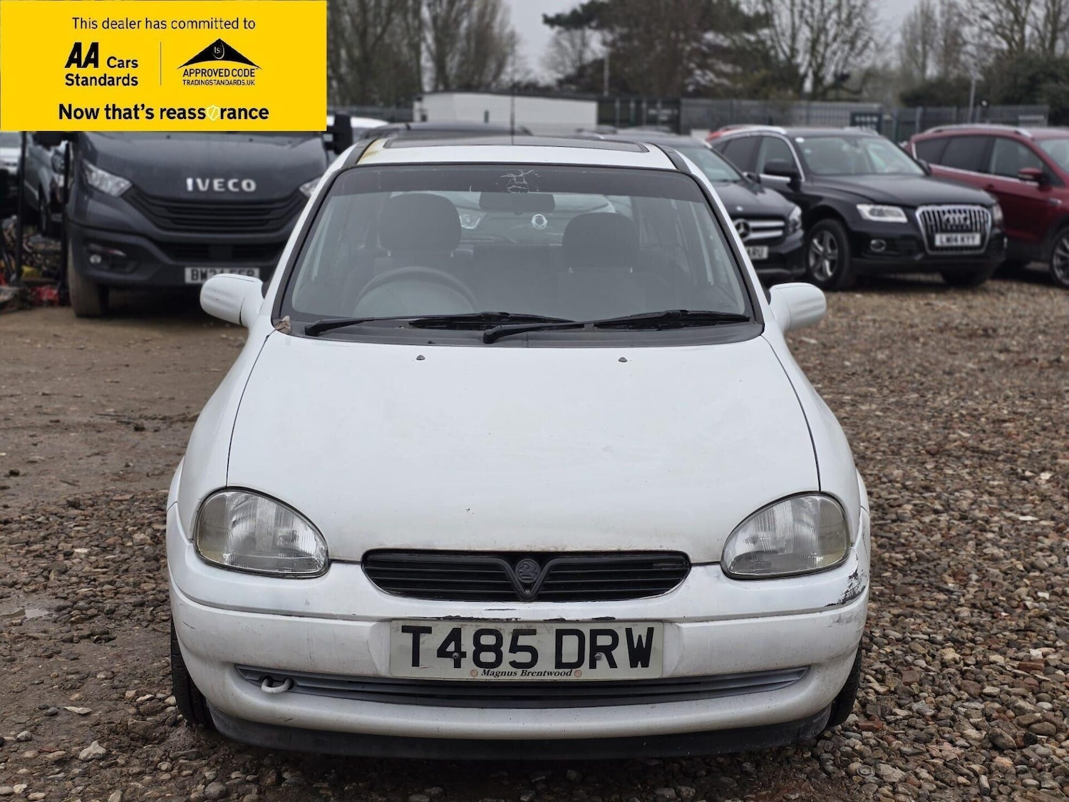 Used Vauxhall Corsa 1999 for sale - 77818147: Photo 2