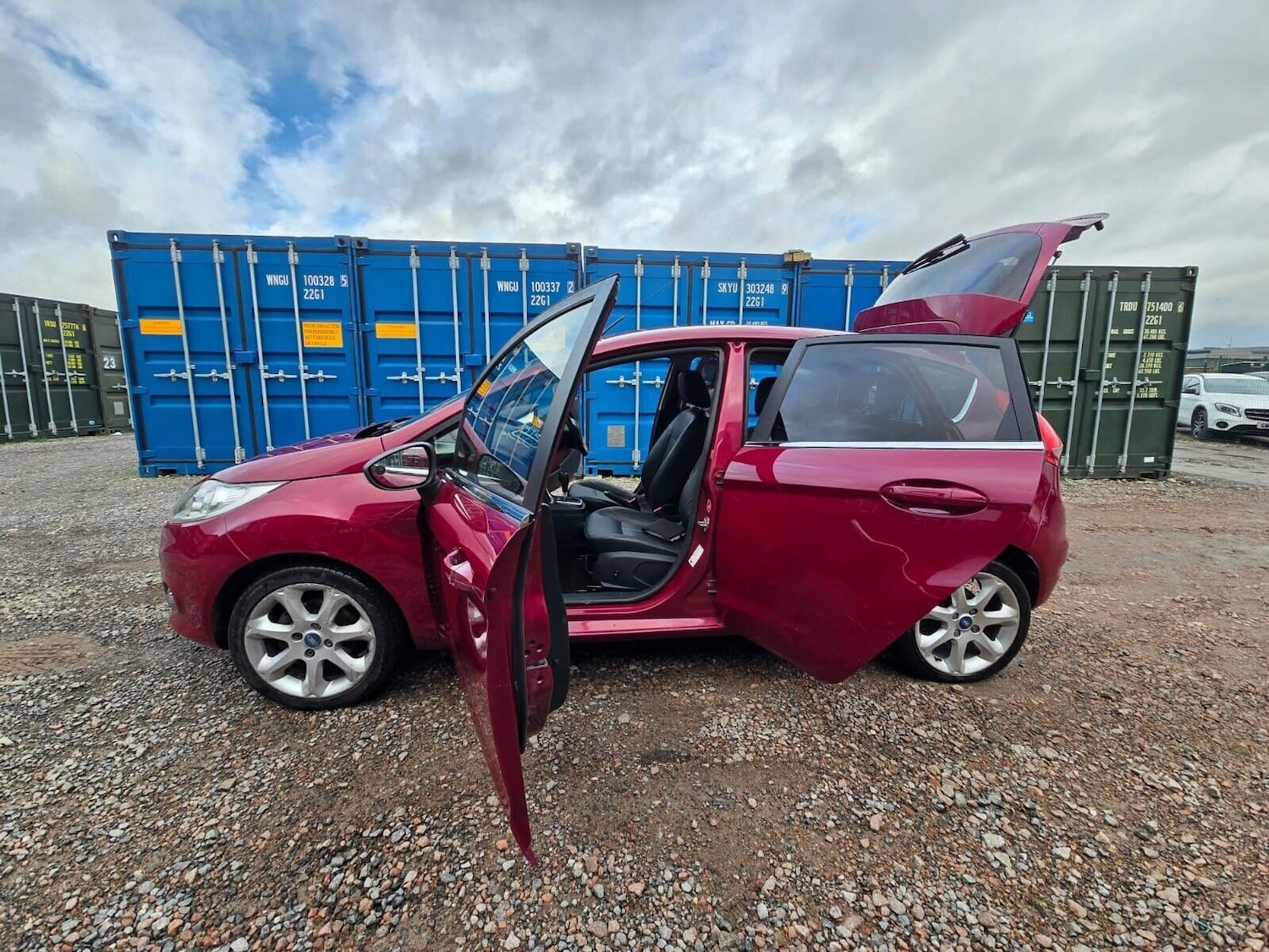 Used Ford Fiesta 2010 for sale - 77055992: Photo 9