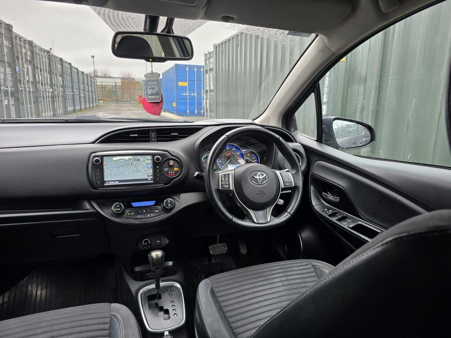 Used Toyota Yaris 2014 for sale - 77026418: Photo 19