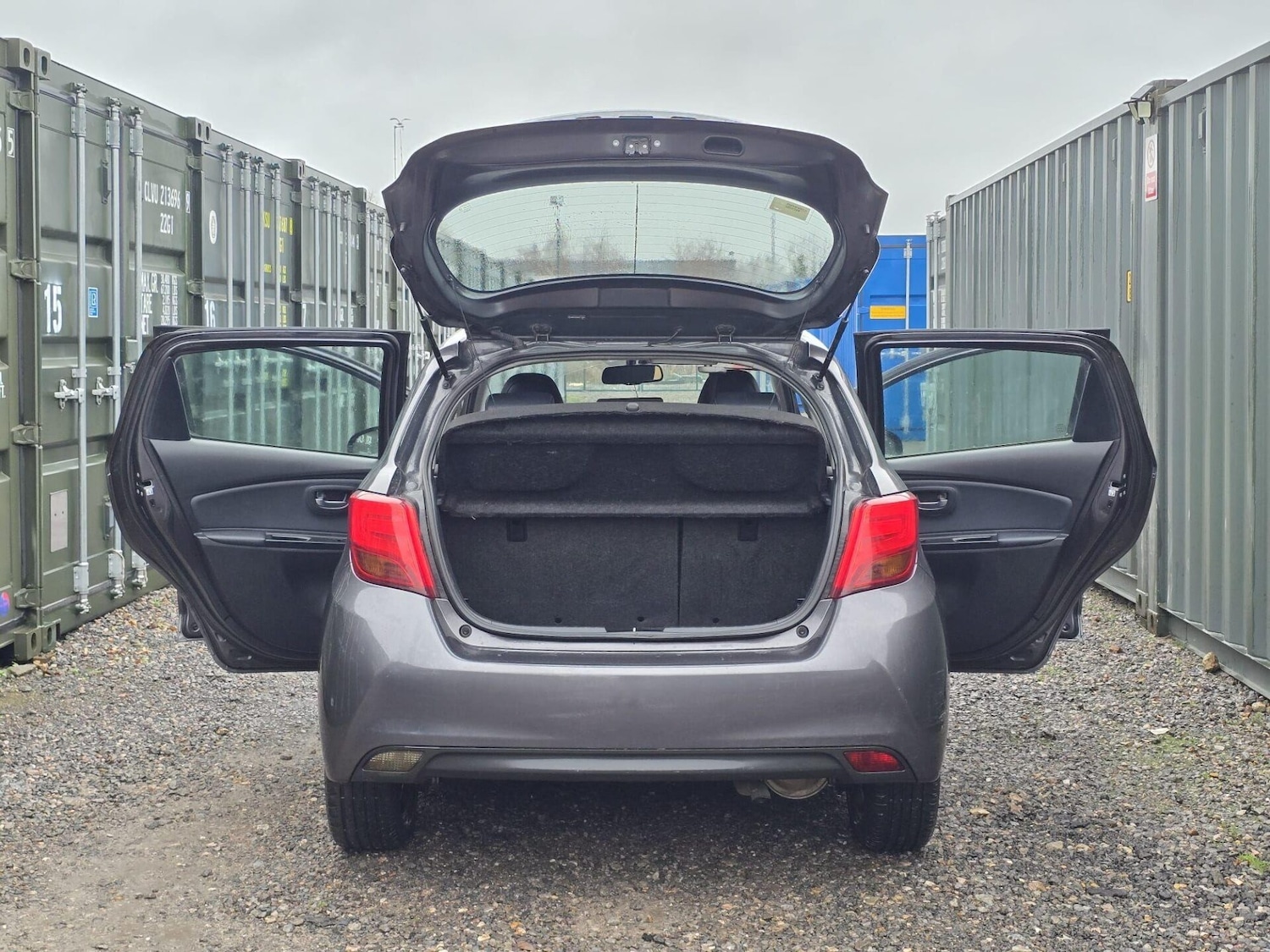 Used Toyota Yaris 2014 for sale - 77026418: Photo 32