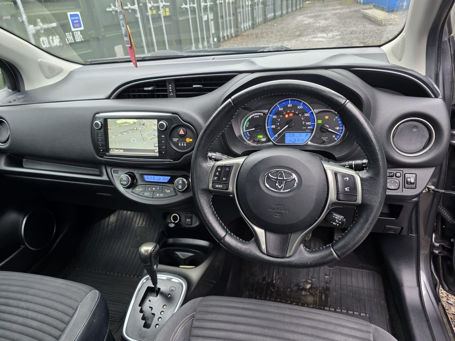 Used Toyota Yaris 2014 for sale - 77026418: Photo 36