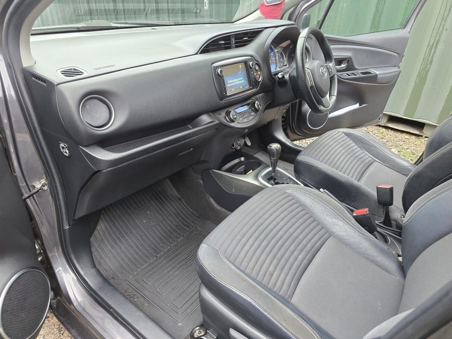 Used Toyota Yaris 2014 for sale - 77026418: Photo 37