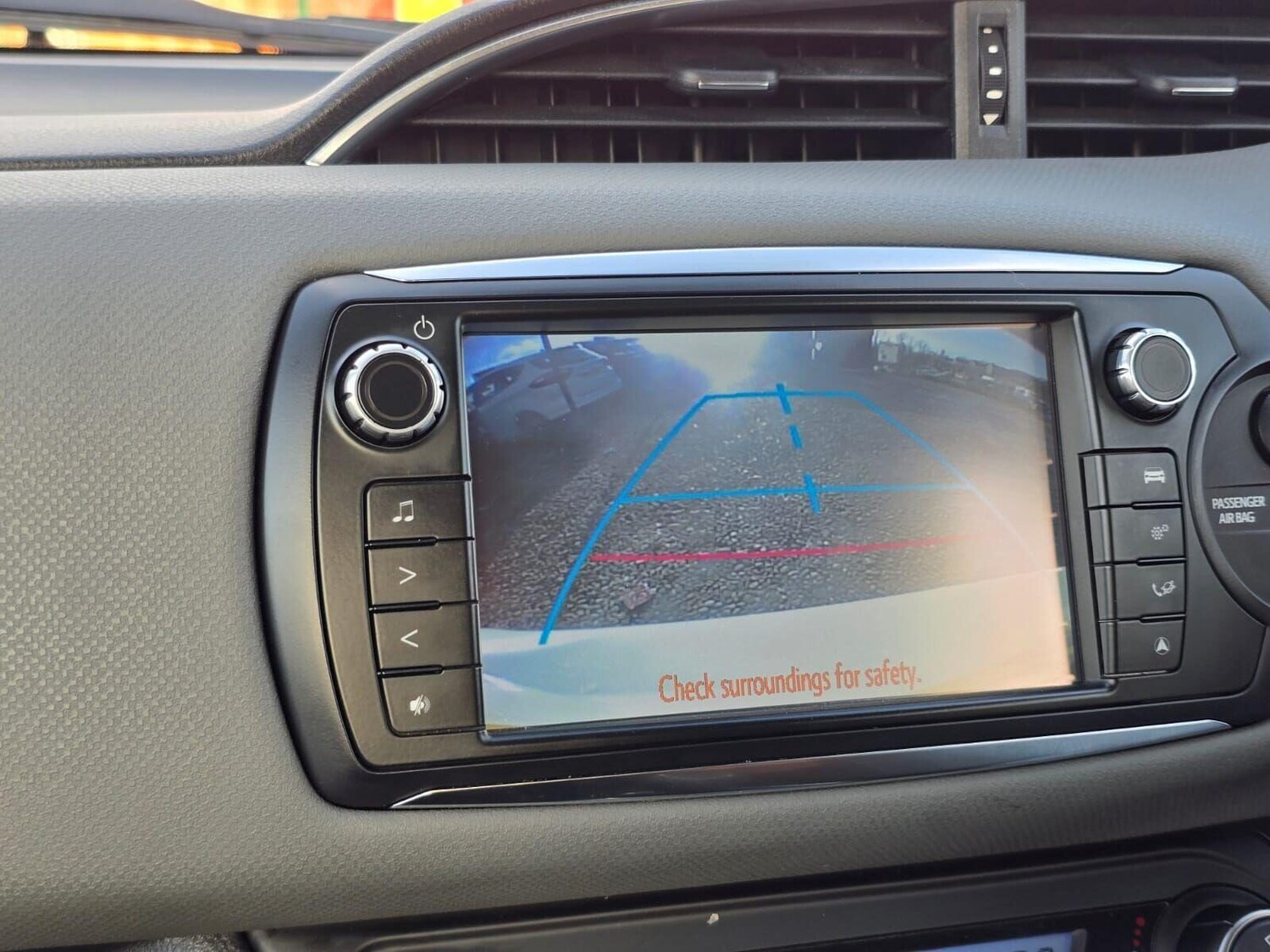 Used Toyota Yaris 2015 for sale - 76416337: Photo 34