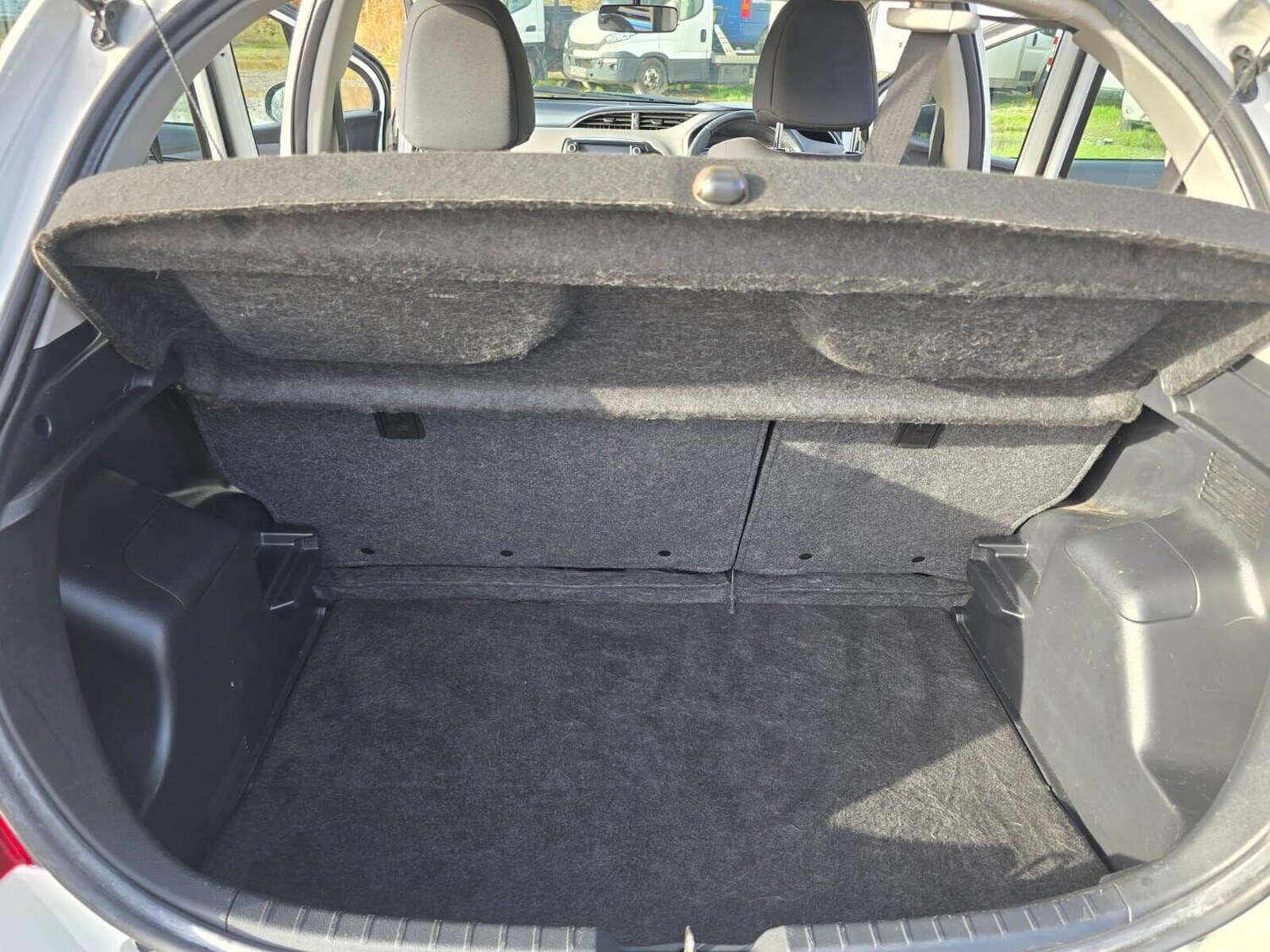 Used Toyota Yaris 2015 for sale - 76416337: Photo 38