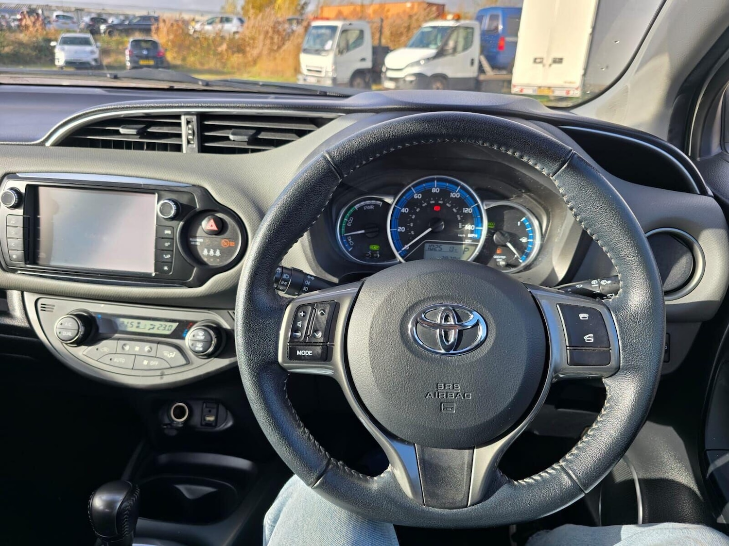 Used Toyota Yaris 2015 for sale - 76416337: Photo 39