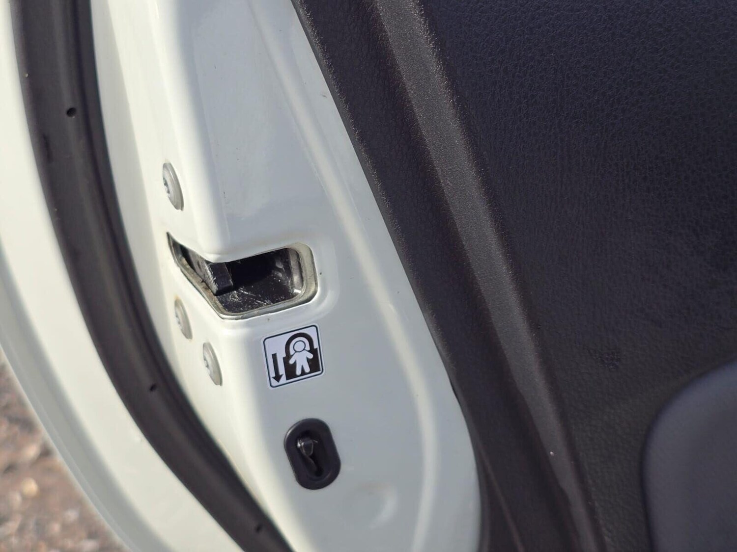 Used Toyota Yaris 2015 for sale - 76416337: Photo 60