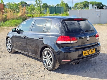 Used Volkswagen Golf 2009 for sale - 76037351: Photo