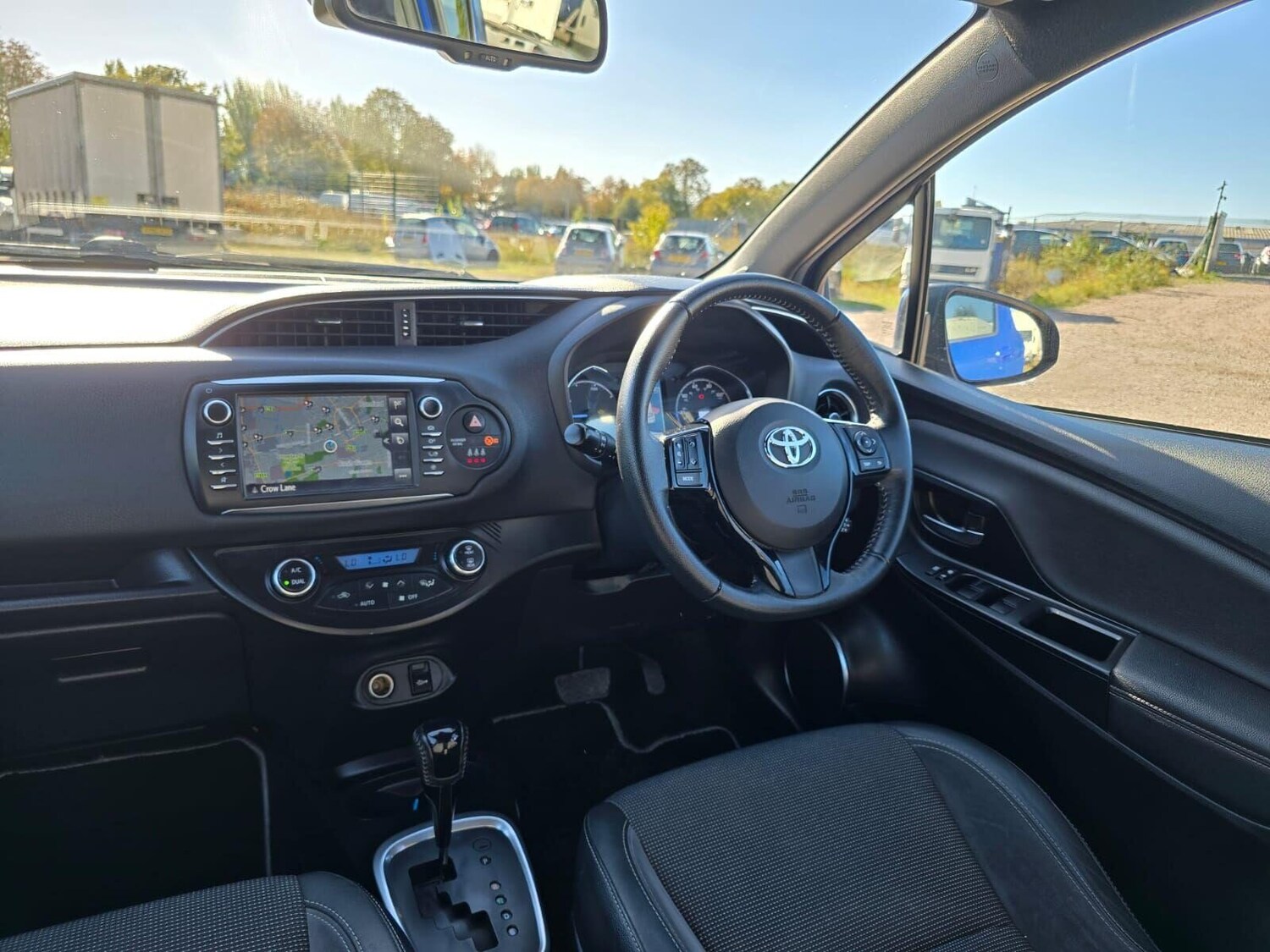 Used Toyota Yaris 2017 for sale - 75987380: Photo 23