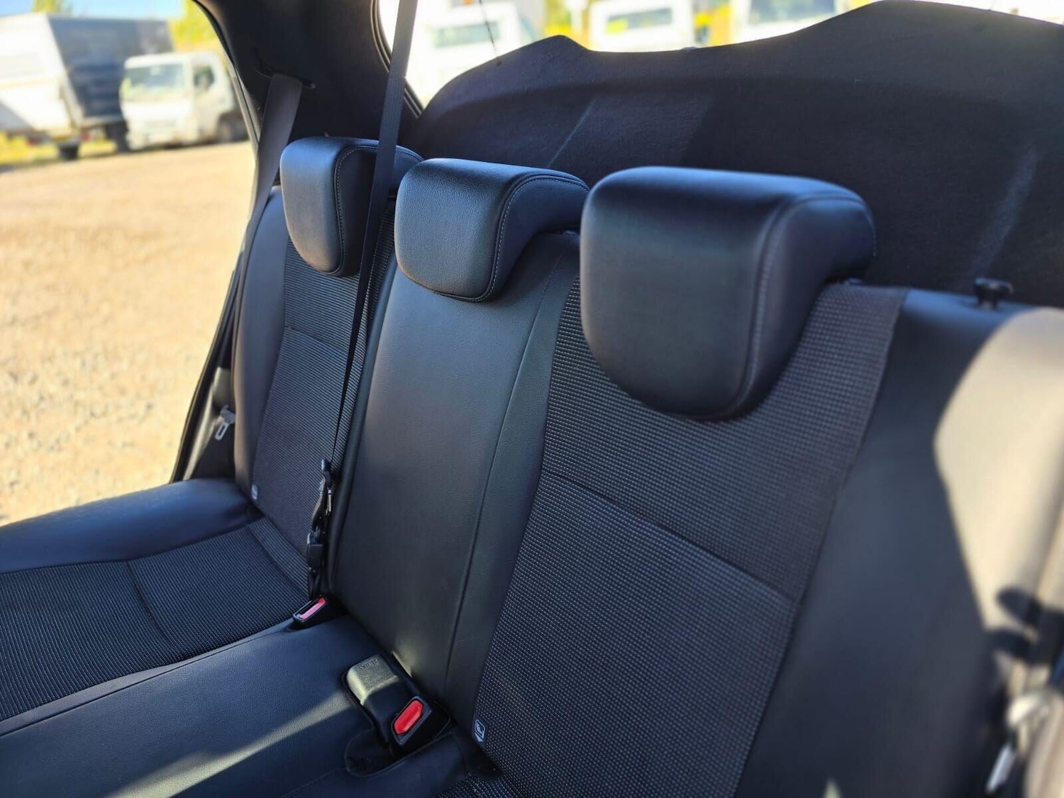 Used Toyota Yaris 2017 for sale - 75987380: Photo 25