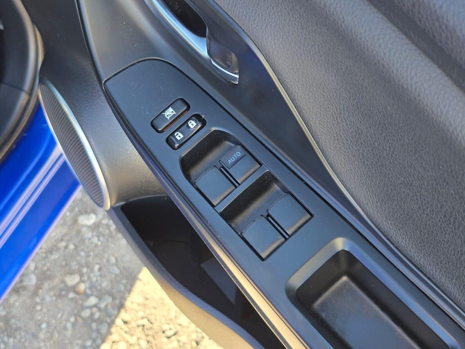 Used Toyota Yaris 2017 for sale - 75987380: Photo 28