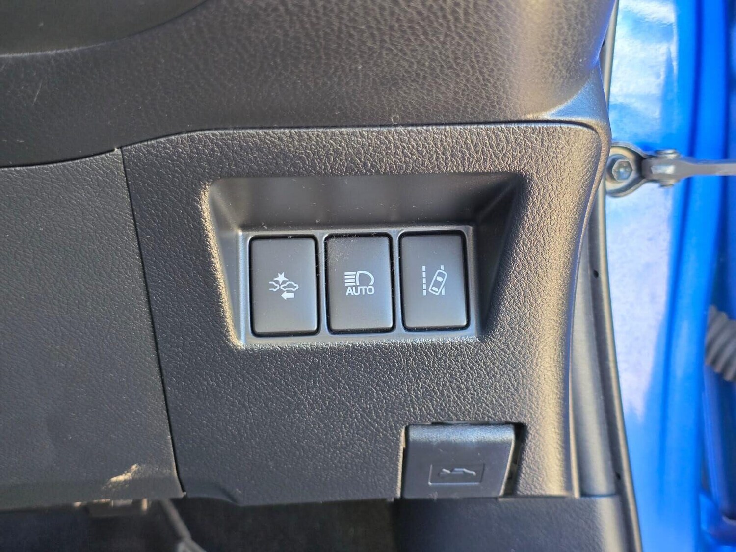 Used Toyota Yaris 2017 for sale - 75987380: Photo 29