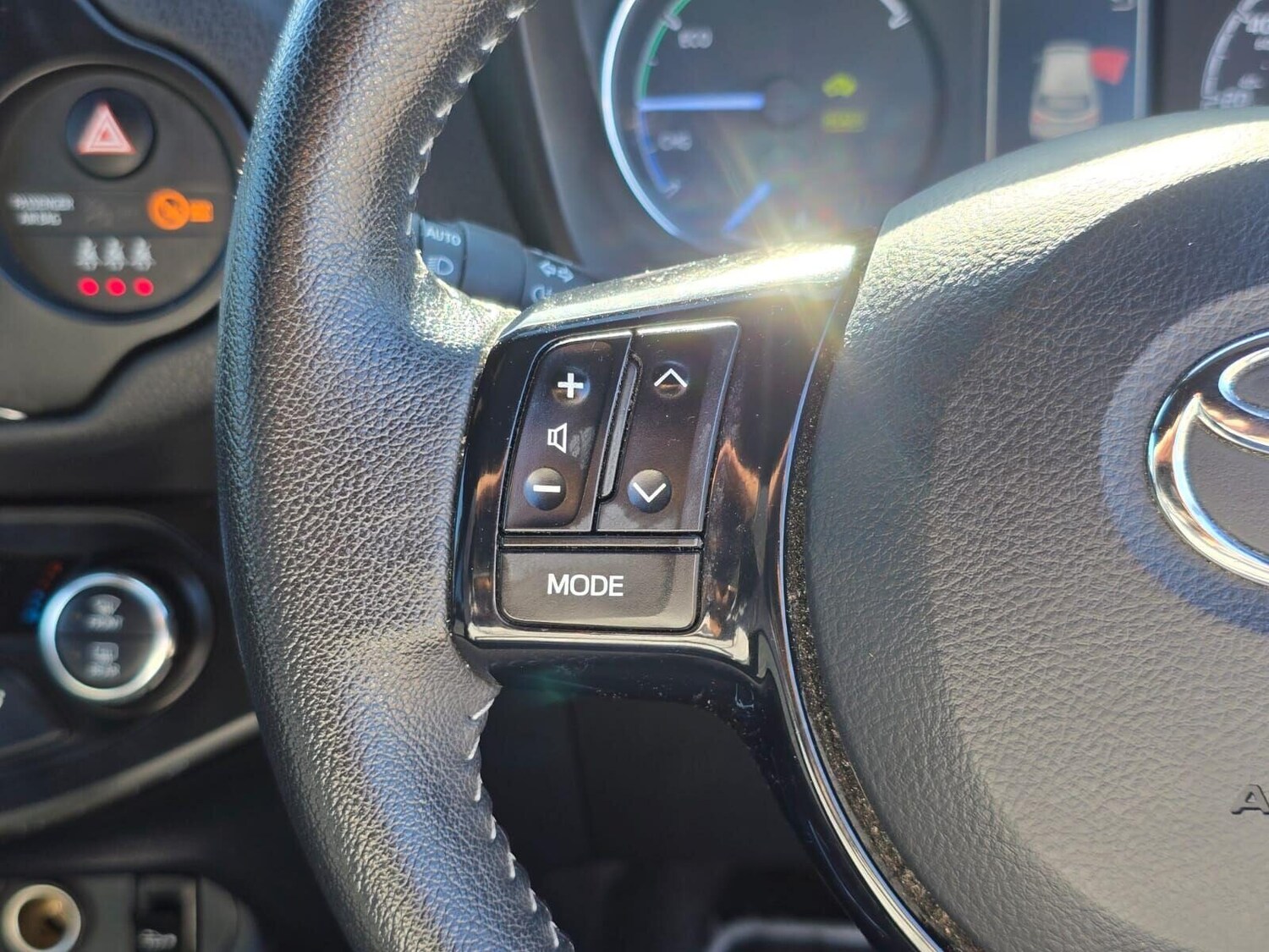 Used Toyota Yaris 2017 for sale - 75987380: Photo 30